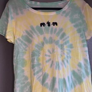 Ivory Ella tie die tee shirt with design sz-L